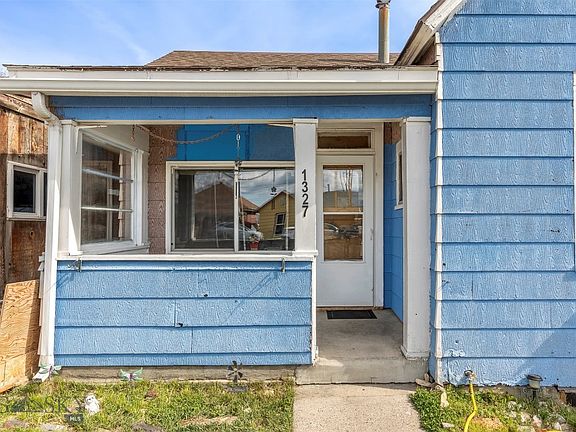 4th image of 1327 Farrell St