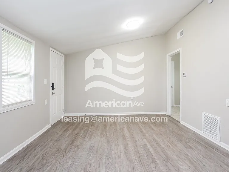 1064947_005_living_room_12700131.jpg