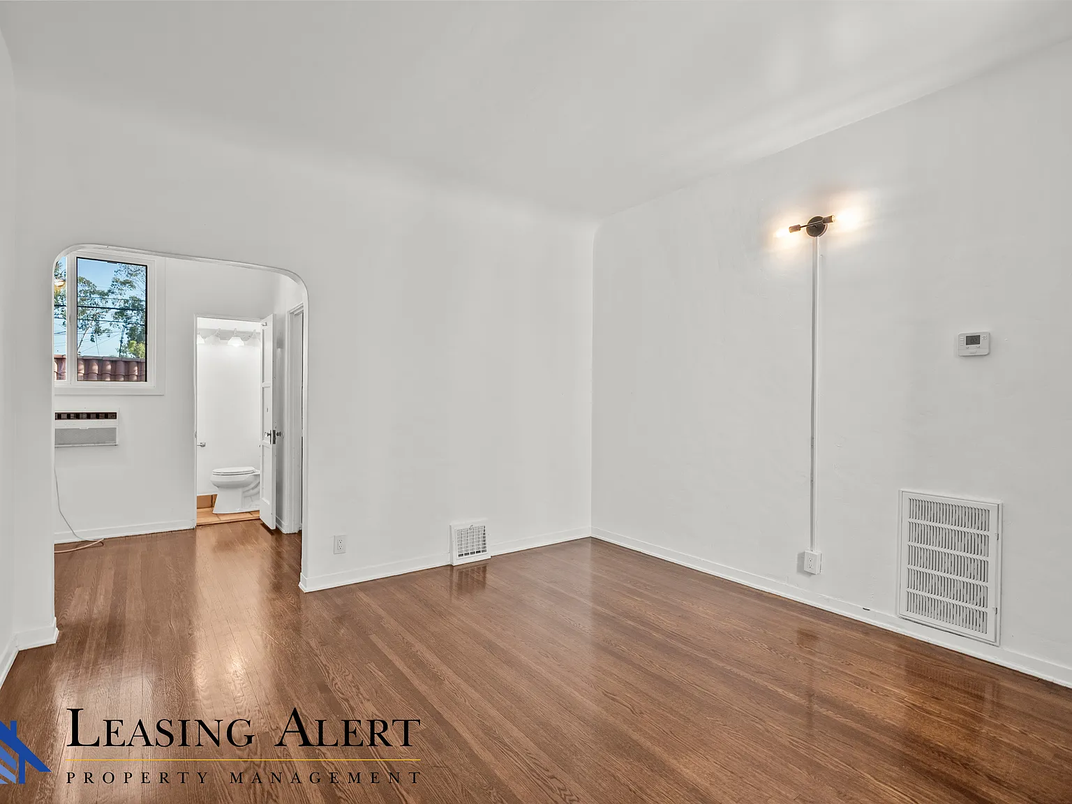 2 bed, 1.5 bath, 675 sqft, $3,000 — Photo 3