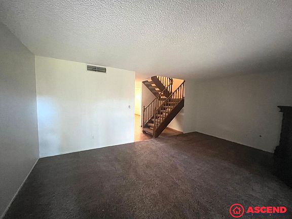 3rd image of 1001 Mohawk St APT 13