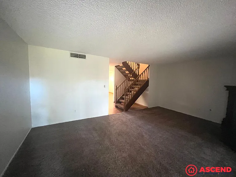 1001 Mohawk St #13 — Photo 3