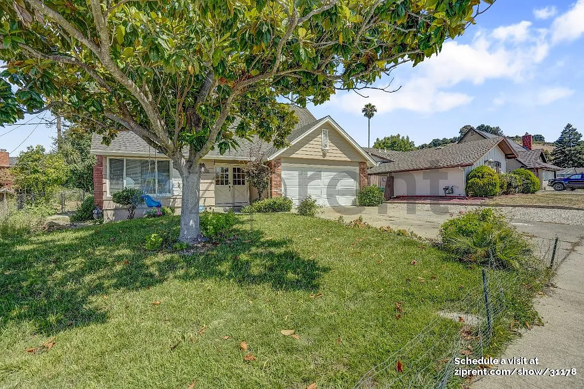 3431 Fleetwood Dr photo 1