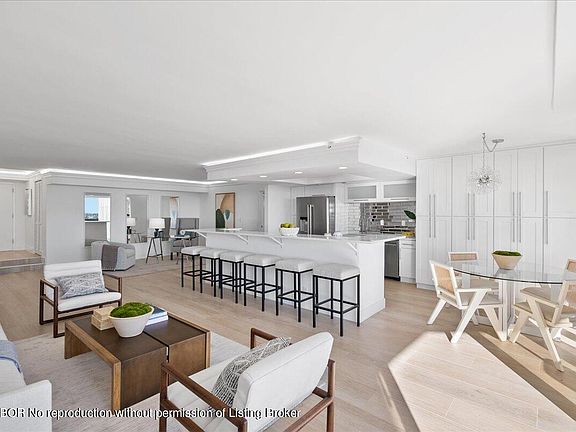 5th image of 1900 Consulate Pl APT 1102