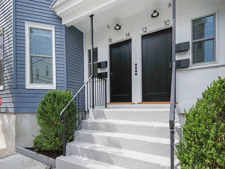 10 Portsmouth St #10 — Photo 11