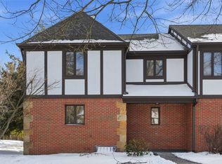 1632 Stone Mansion Dr, Sewickley, PA
