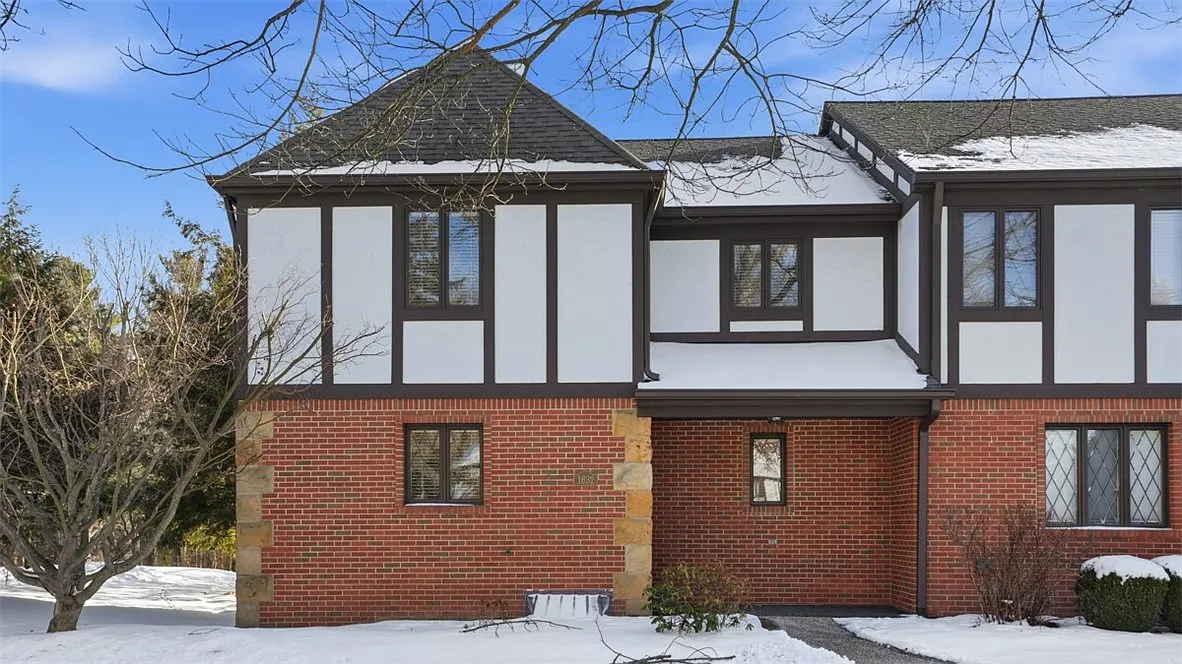 1632 Stone Mansion Dr photo 1