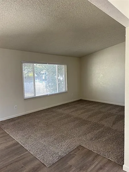 3 bed, 2.0 bath, 1152 sqft, $2,025 — Photo 3