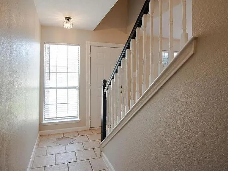 6926 Crystal Ln — Photo 10