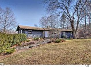 32 Fairview Ave, Trumbull, CT 06611