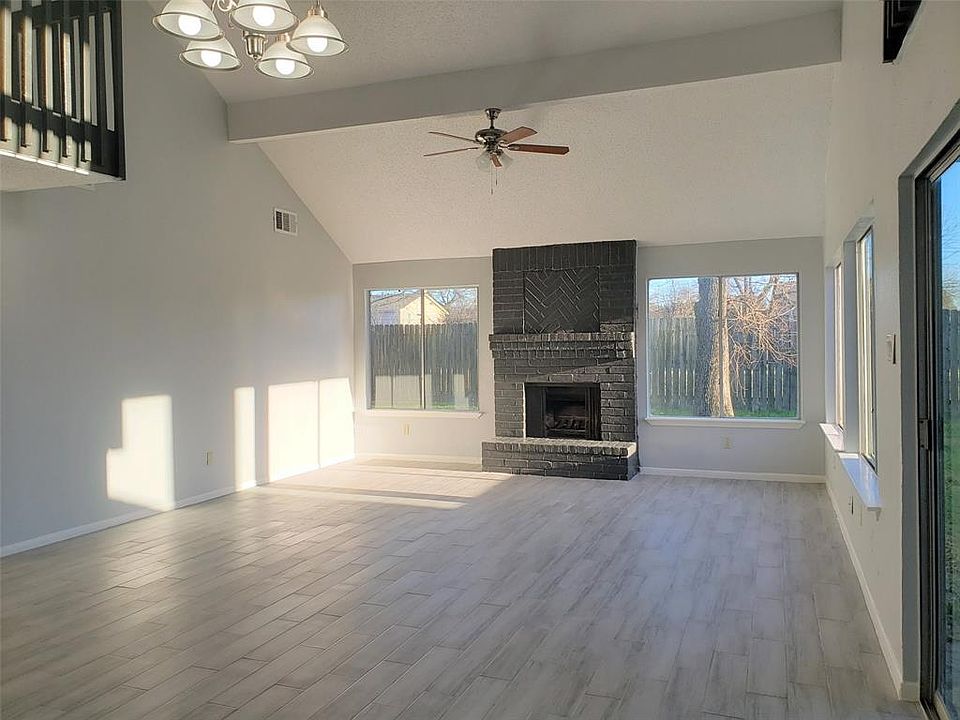 1st image of 10611 Swan Glen Dr