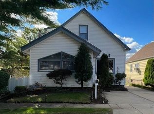 22 Palmer Pl, Valley Stream, NY 11580