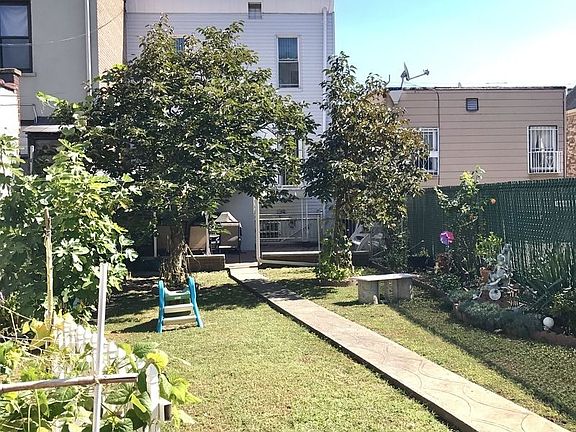 3rd image of 3052 47th St