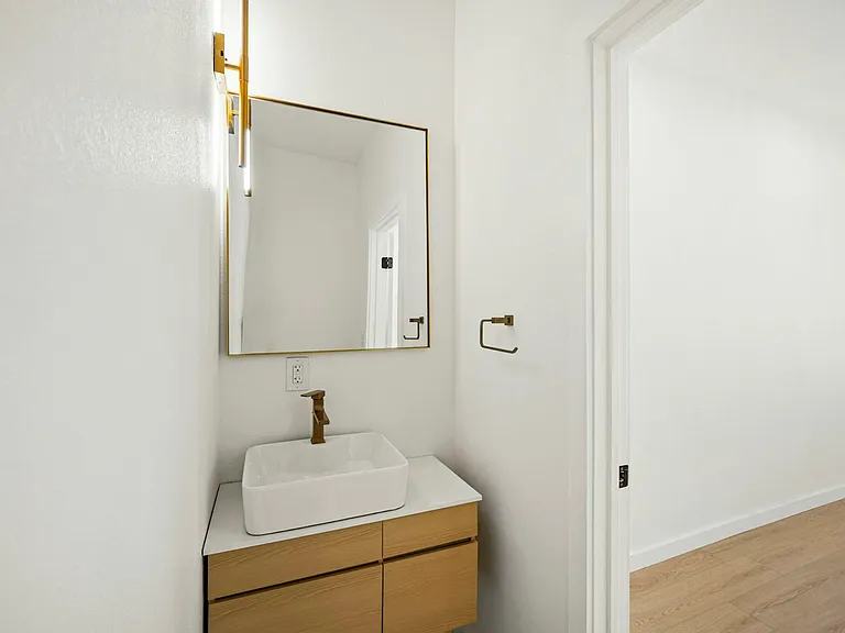 726 Arthur St #102 — Photo 7