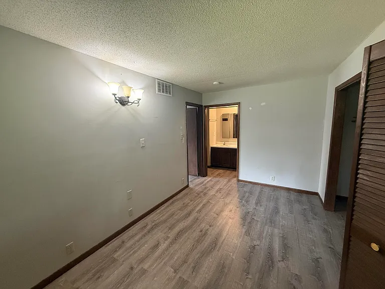 4284 State Road J — Photo 31