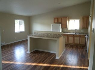 223 Summit Ridge Dr, White Lake, MI 48386