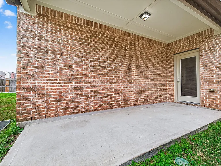 24526 Avellino Ct — Photo 45