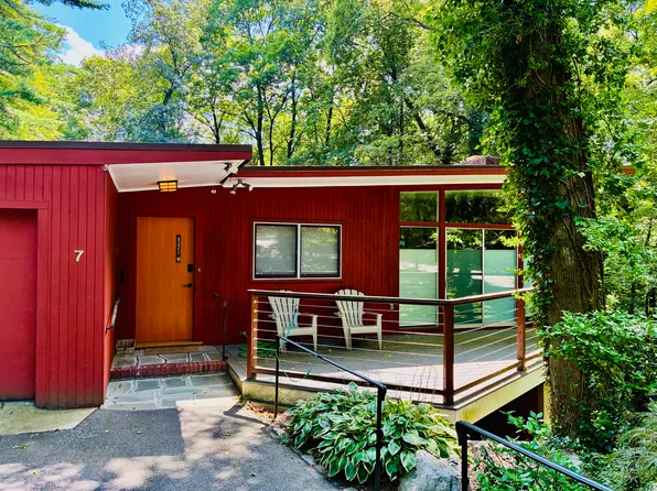 7 Hickory Ln, Belmont, MA 02478