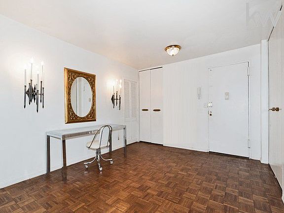 2nd image of 555 Kappock St APT 20S