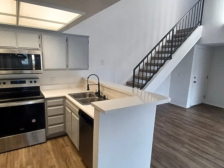 Windrose Place Pasadena — Photo 56