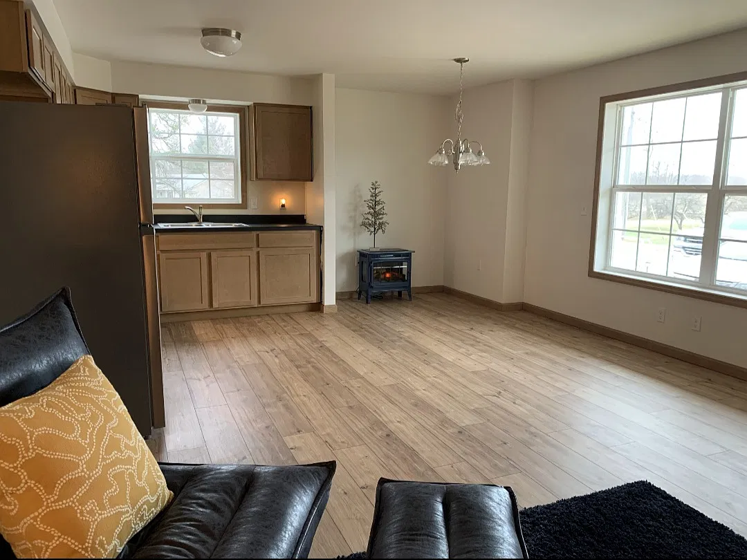 2 bed, 750 sqft, $1,200 — Photo 3