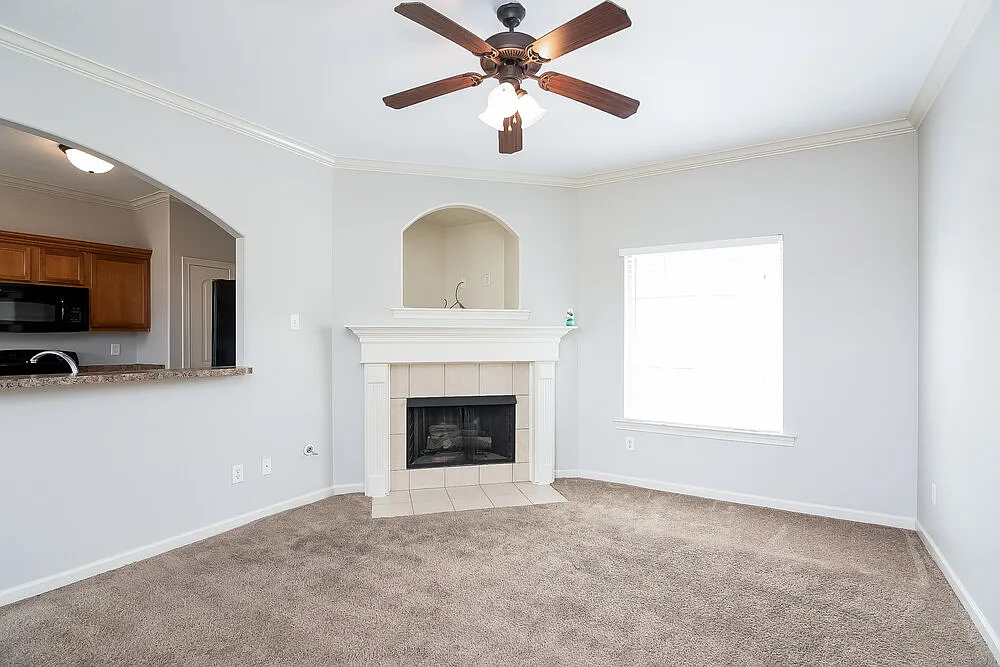 4 bed, 2.0 bath, 1747 sqft, $2,065 — Photo 3