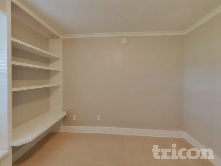 554 Peregrine Ct — Photo 14