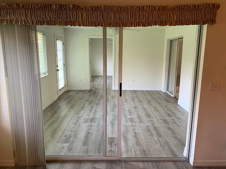 138 Barrington Dr — Photo 18