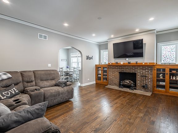 5th image of 203 N Belmont Ave