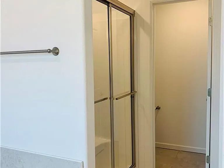 4304 W Newton Ave — Photo 9