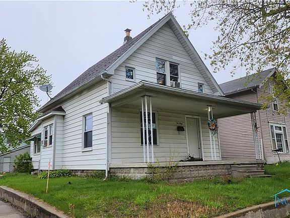 3rd image of 1060 Prouty Ave