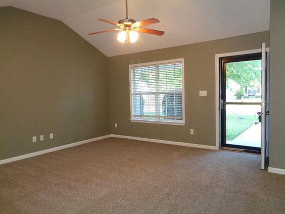 2nd image of 1844 Chestnut Dr