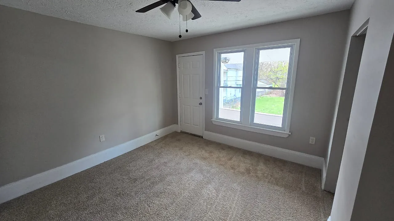 3 bed, 1112 sqft, $1,590 — Photo 4
