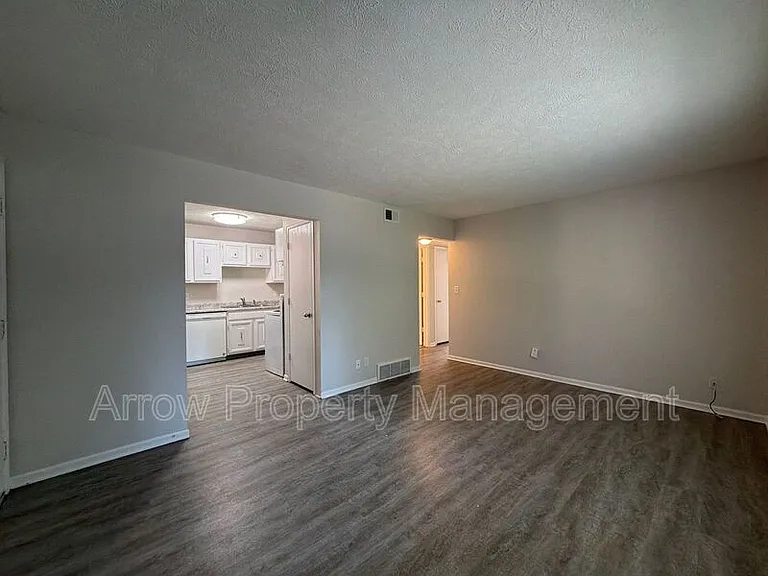 922 A St #5 — Photo 3