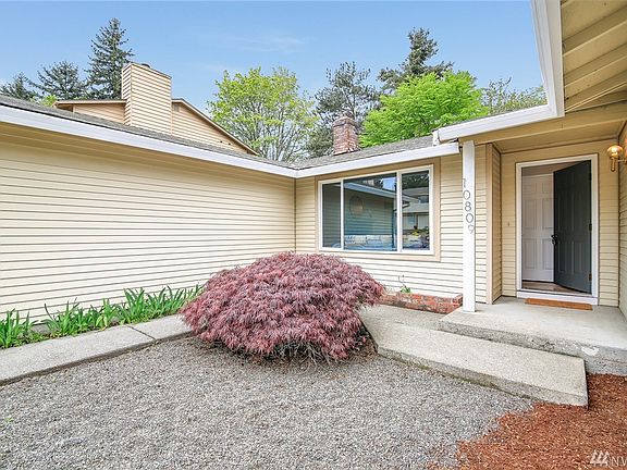 2nd image of 10809 158th Ct NE