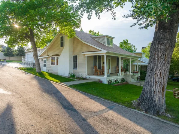 110 S Connor St, Hot Springs, SD 57747