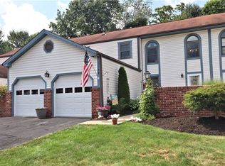 1144 Valleyview Dr, Lawrence, PA 15055