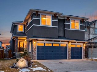 305 S Kinniburgh Cv, Chestermere, AB T1X0T8