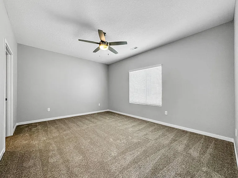 865 NW Sproul Dr — Photo 22