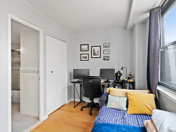 225 East 36th Street image 3 of 7