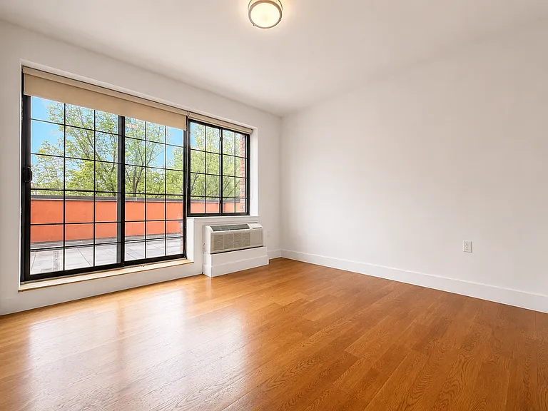 83 Bushwick Pl #4C — Photo 2