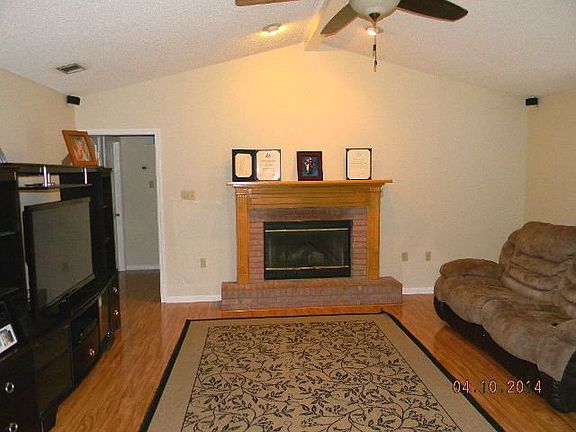 3rd image of 3840 Brookfield Dr