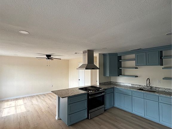 5th image of 1105 Fairview Dr