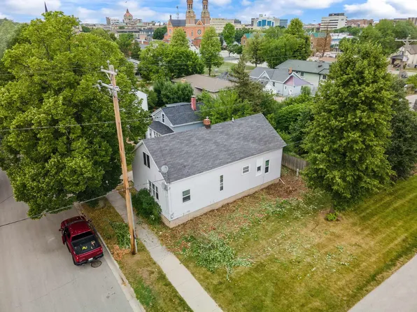 715 Stuart St, Green Bay, WI 54301