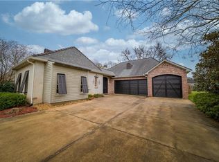 6031 Stonegate Dr, Alexandria, LA 71303