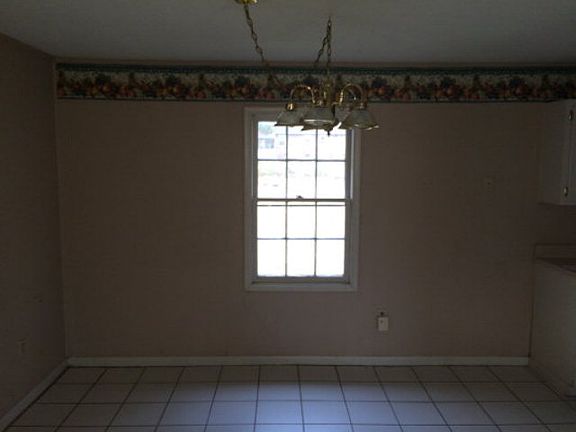 3rd image of 2406 Lee Ave