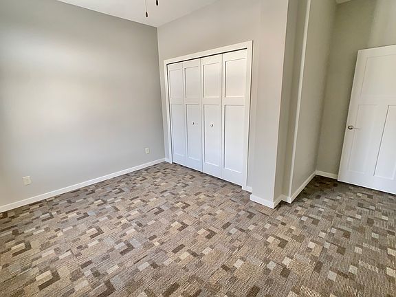 5th image of 207 4th St E