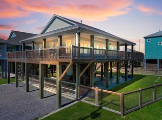 928 Kenlyn Dr, Crystal Beach, TX 77650