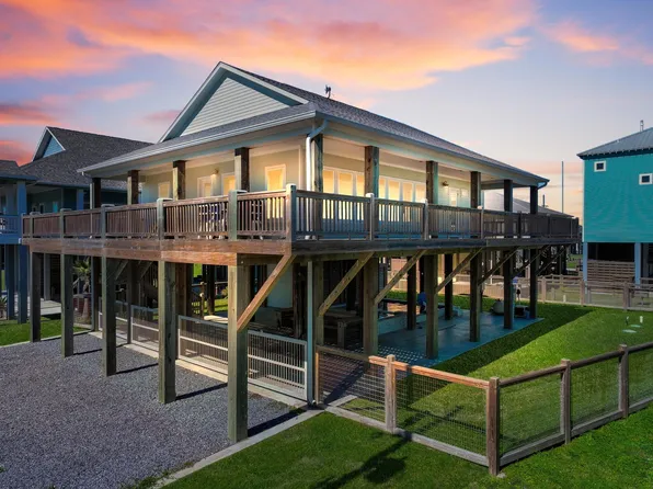 928 Kenlyn Dr, Crystal Beach, TX 77650