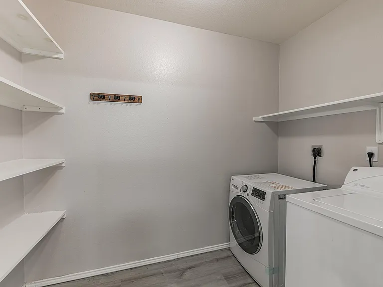 105 Pullman Place Blvd — Photo 21