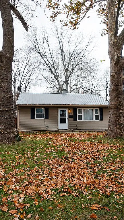1108 E Delaware Ave photo 1